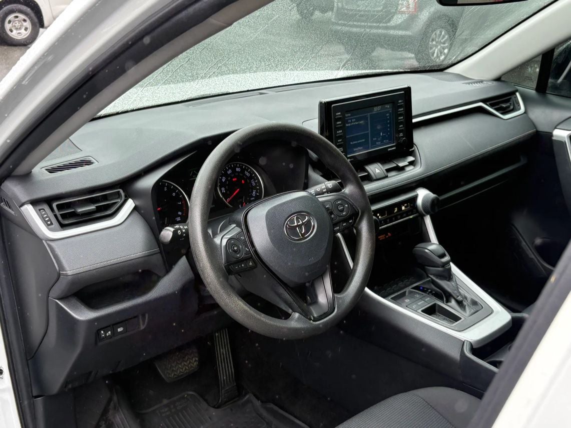 2020 Toyota RAV4 LE Sport Utility 4D