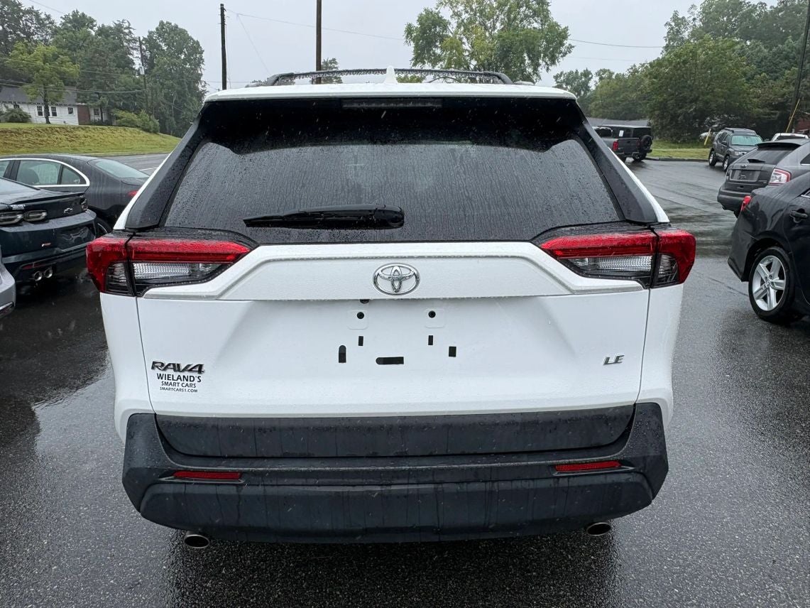 2020 Toyota RAV4 LE Sport Utility 4D