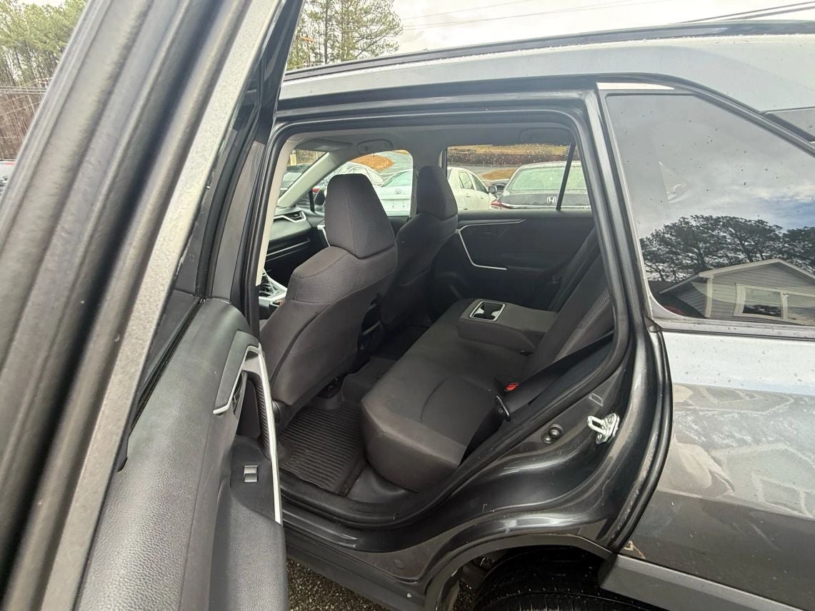 2020 Toyota RAV4 LE Sport Utility 4D