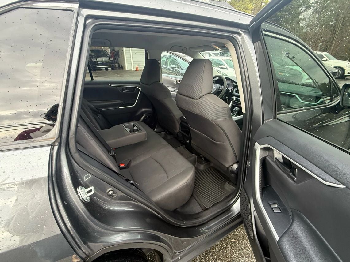 2020 Toyota RAV4 LE Sport Utility 4D