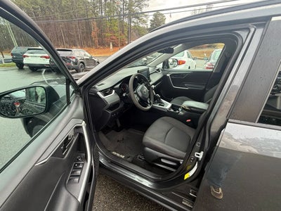 2020 Toyota RAV4 LE Sport Utility 4D