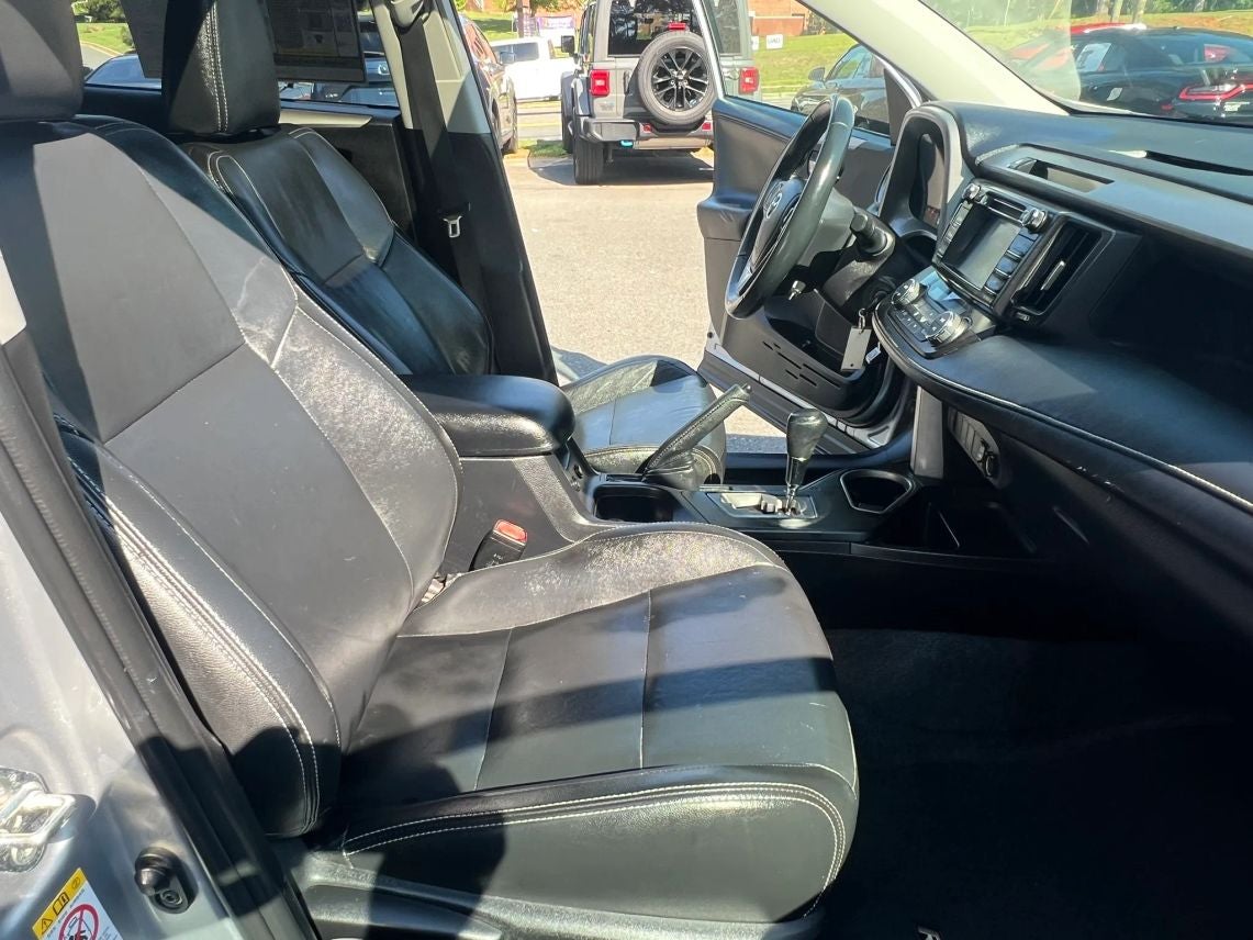 2016 Toyota RAV4 XLE Sport Utility 4D