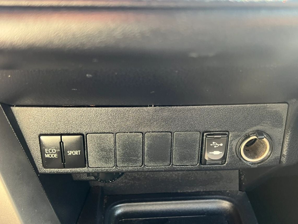 2016 Toyota RAV4 XLE Sport Utility 4D