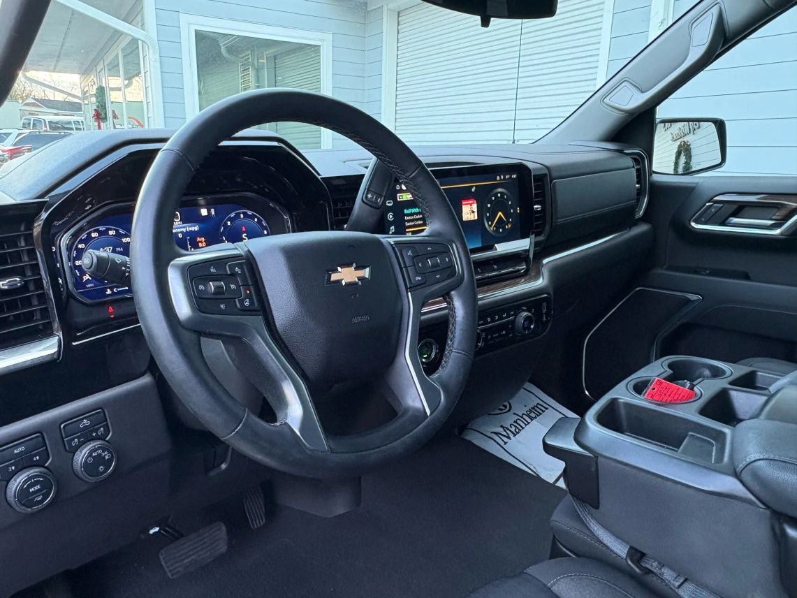 2023 Chevrolet Silverado 1500 Crew Cab LT Pickup 4D 5 3/4 ft