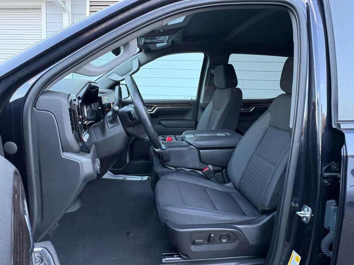 2023 Chevrolet Silverado 1500 Crew Cab LT Pickup 4D 5 3/4 ft