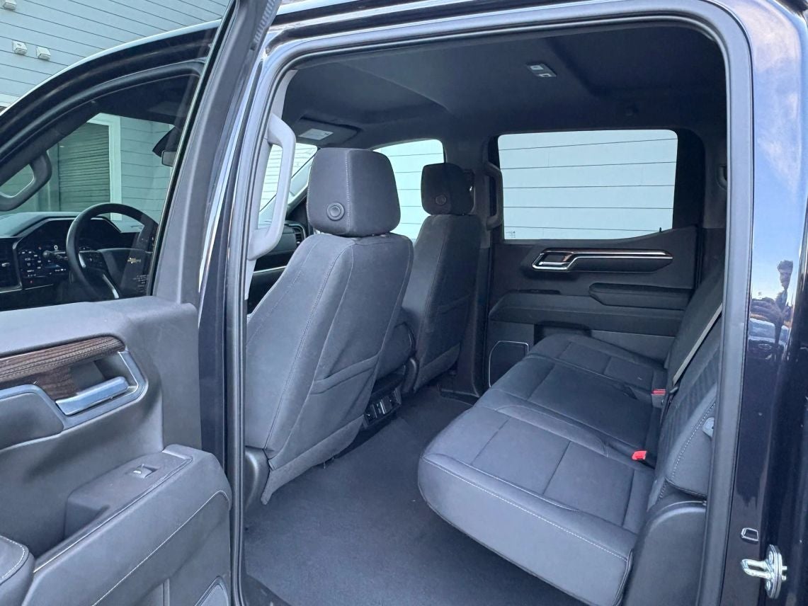 2023 Chevrolet Silverado 1500 Crew Cab LT Pickup 4D 5 3/4 ft