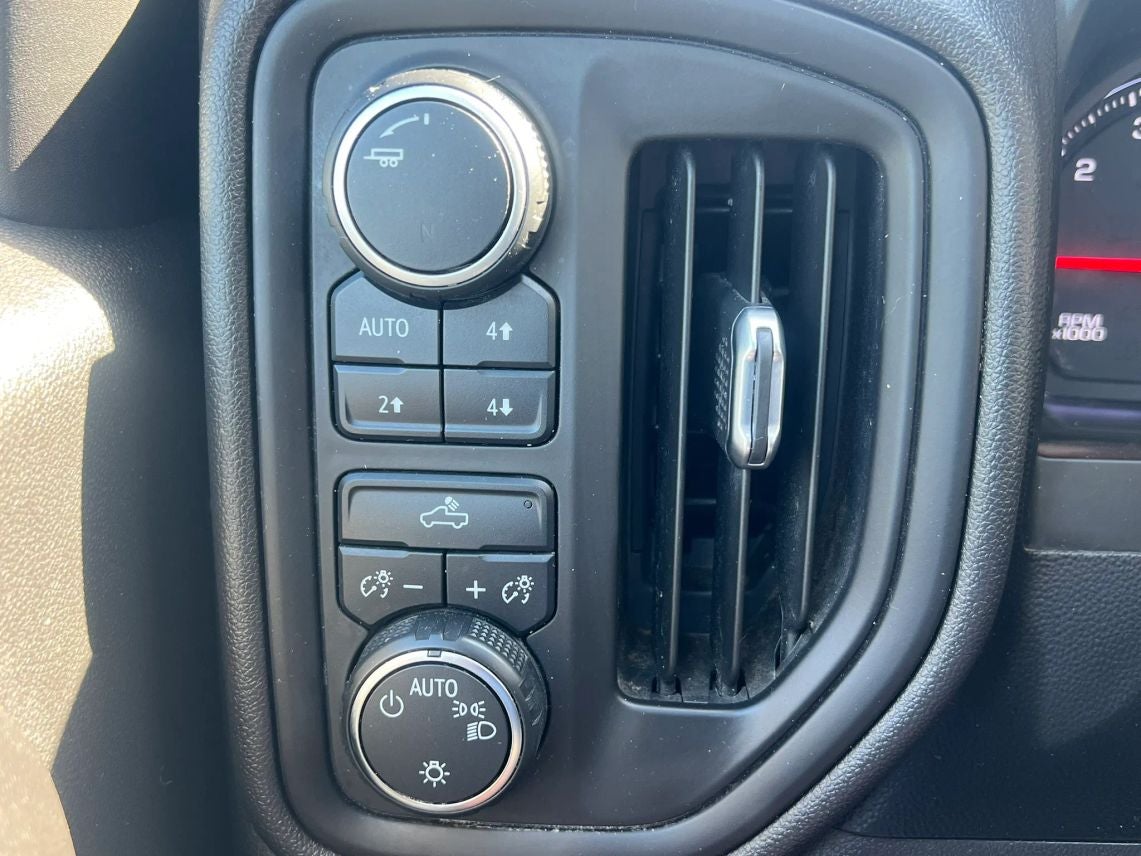 2019 Chevrolet Silverado 1500 Crew Cab Custom Trail Boss Pickup 4D 5 3/4 ft