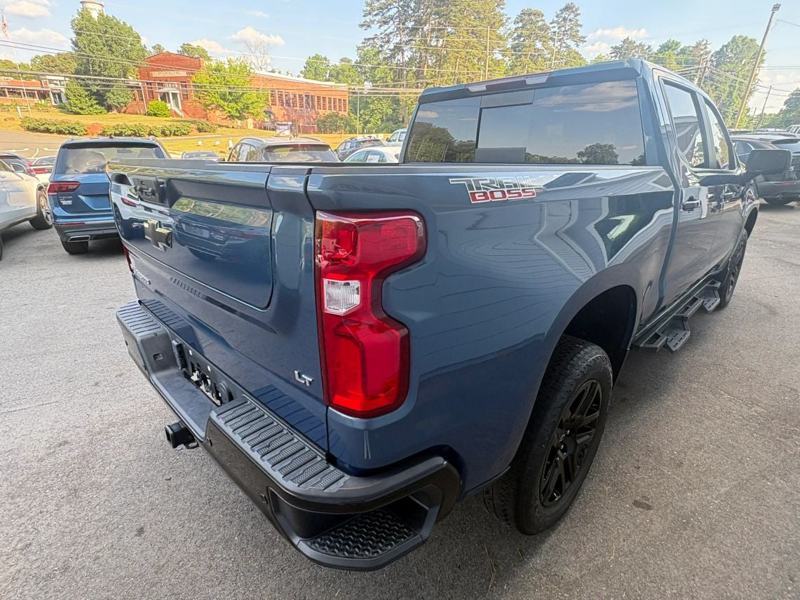 2024 Chevrolet Silverado 1500 Crew Cab LT Trail Boss Pickup 4D 5 3/4 ft