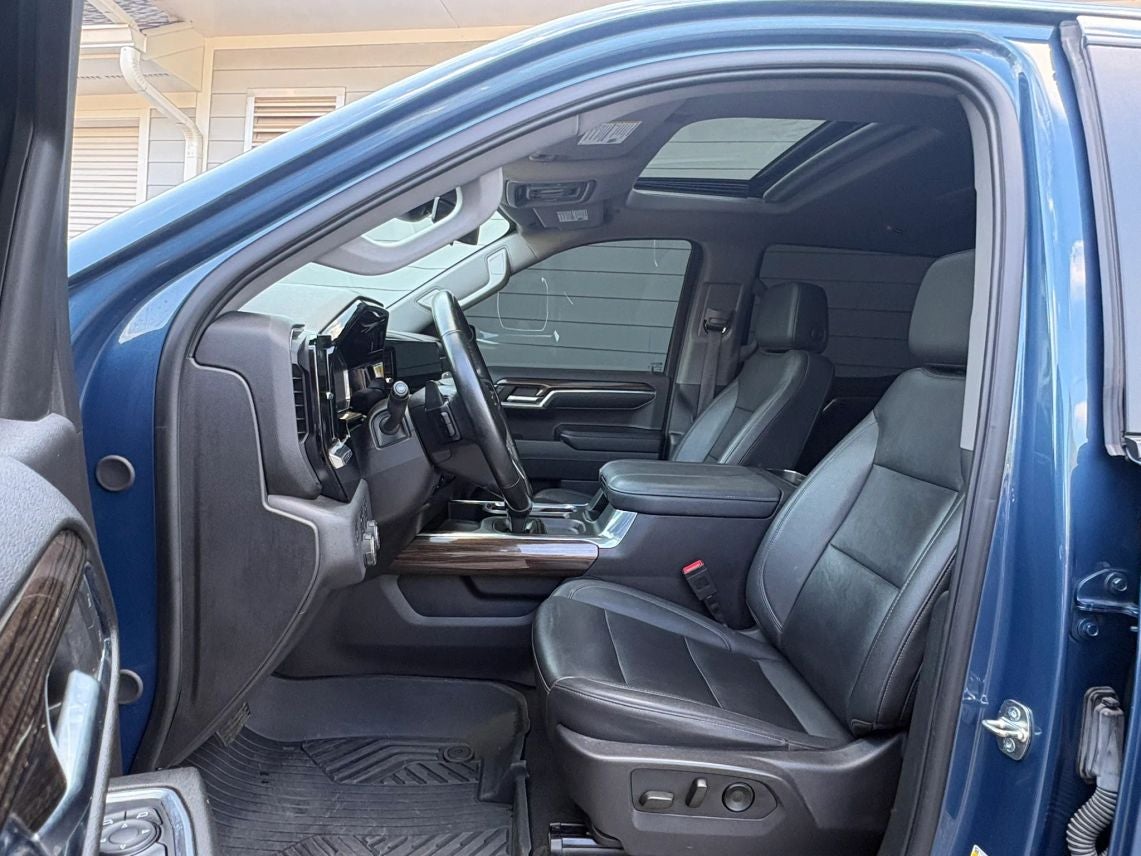 2024 Chevrolet Silverado 1500 Crew Cab LT Trail Boss Pickup 4D 5 3/4 ft