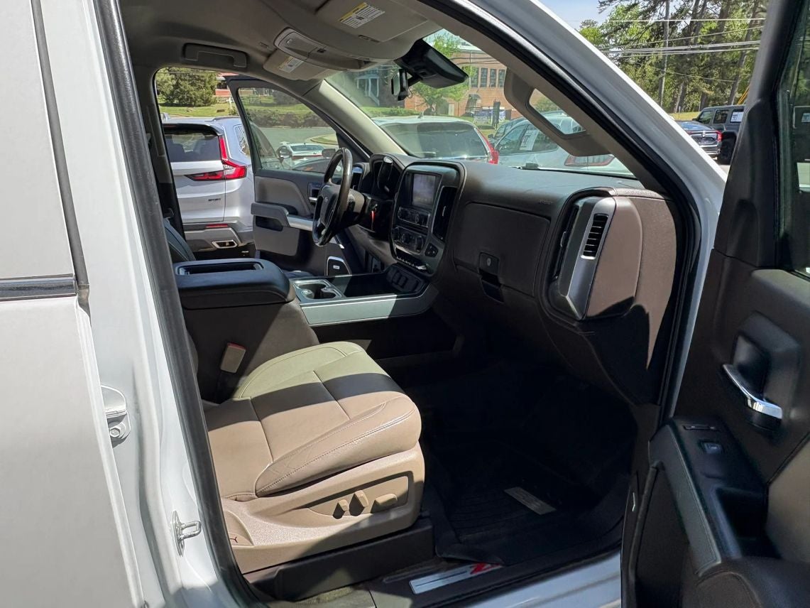 2018 Chevrolet Silverado 1500 Crew Cab Z71 LTZ Pickup 4D 5 3/4 ft