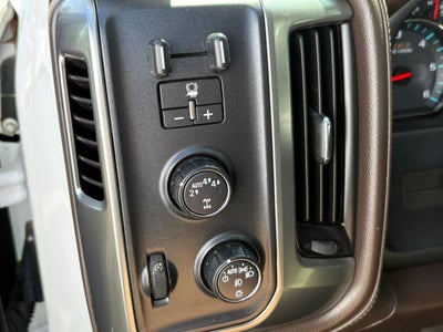 2018 Chevrolet Silverado 1500 Crew Cab Z71 LTZ Pickup 4D 5 3/4 ft