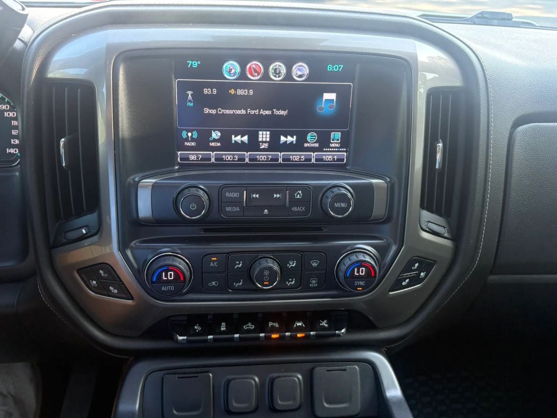 2018 Chevrolet Silverado 1500 Crew Cab High Country Pickup 4D 5 3/4 ft