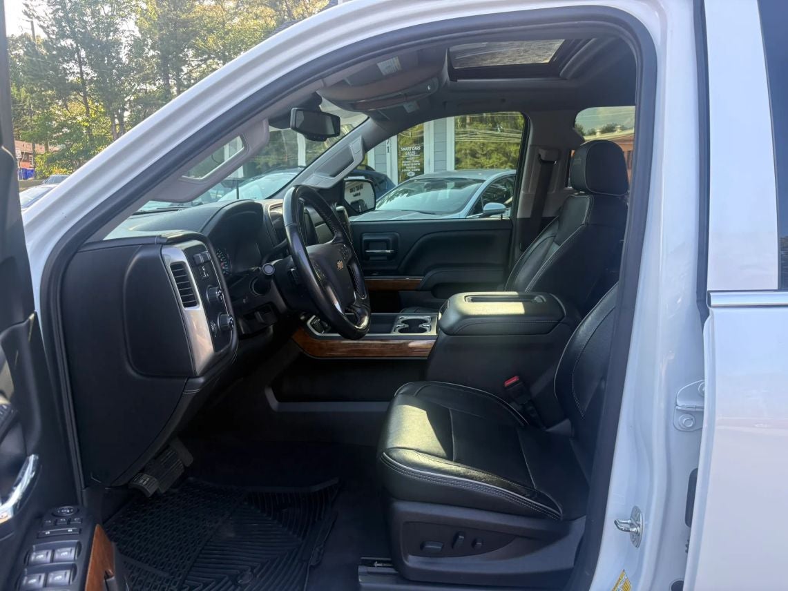 2018 Chevrolet Silverado 1500 Crew Cab High Country Pickup 4D 5 3/4 ft