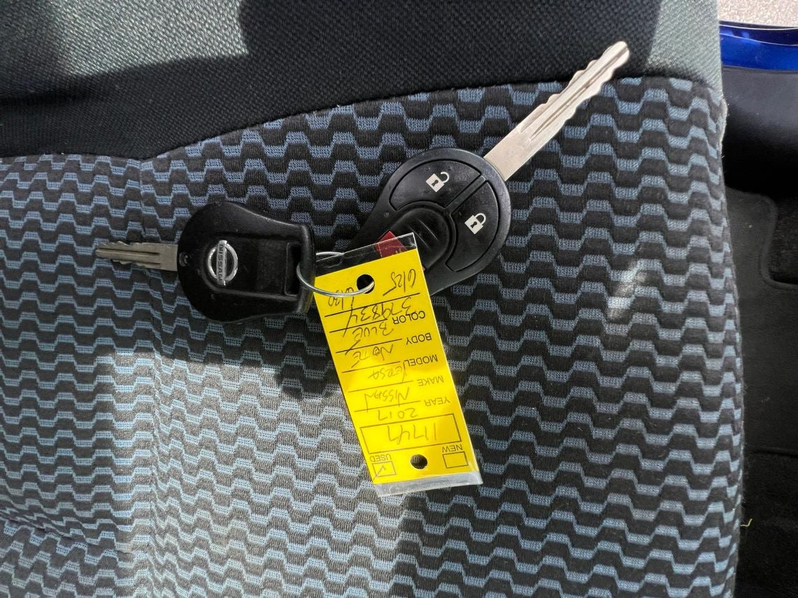 2017 Nissan Versa Note SV Hatchback 4D