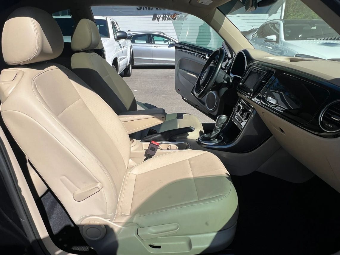 2018 Volkswagen Beetle 2.0T SE Hatchback 2D