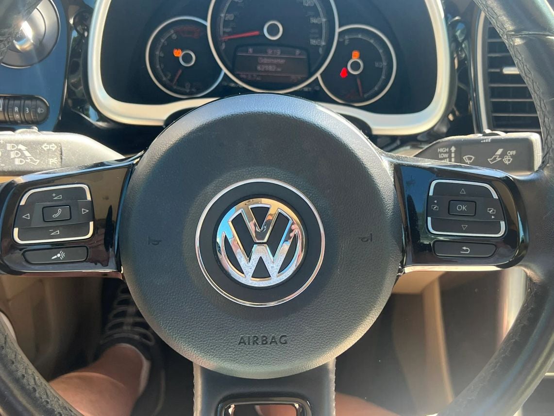 2018 Volkswagen Beetle 2.0T SE Hatchback 2D