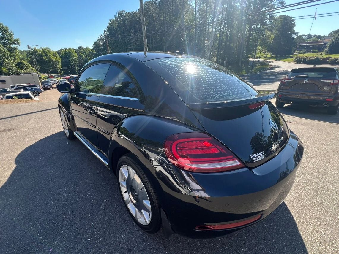 2018 Volkswagen Beetle 2.0T SE Hatchback 2D
