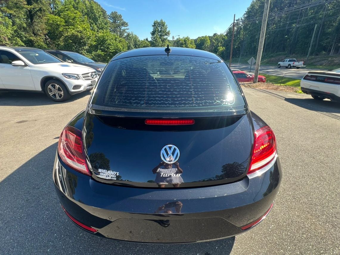 2018 Volkswagen Beetle 2.0T SE Hatchback 2D