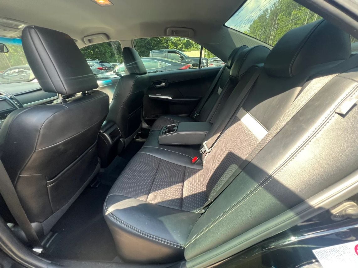 2012 Toyota Camry SE Sedan 4D