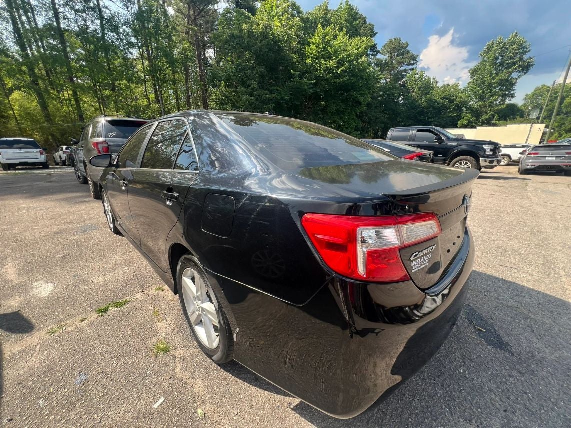 2012 Toyota Camry SE Sedan 4D