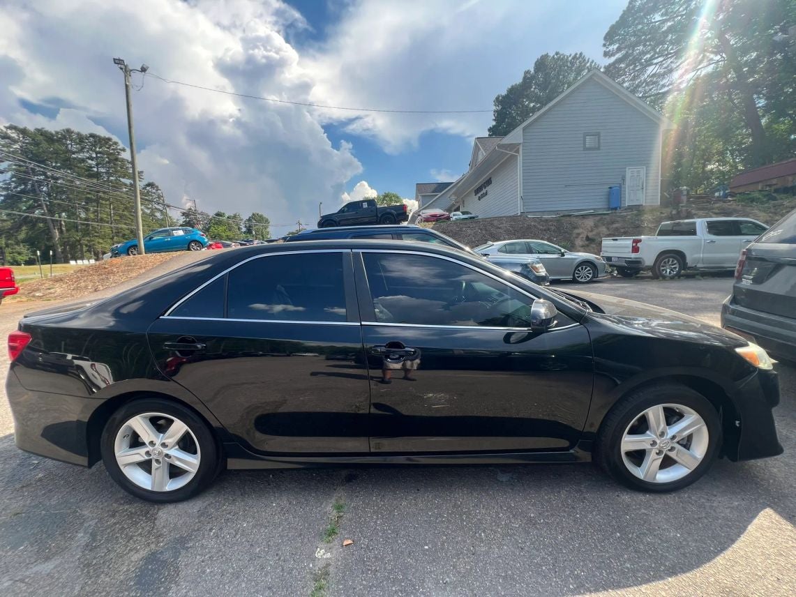 2012 Toyota Camry SE Sedan 4D