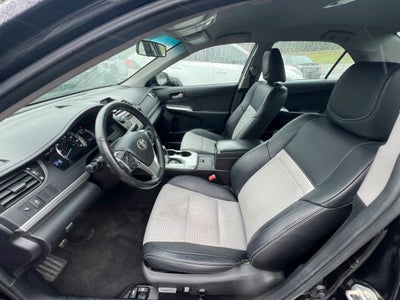 2014 Toyota Camry SE Sedan 4D