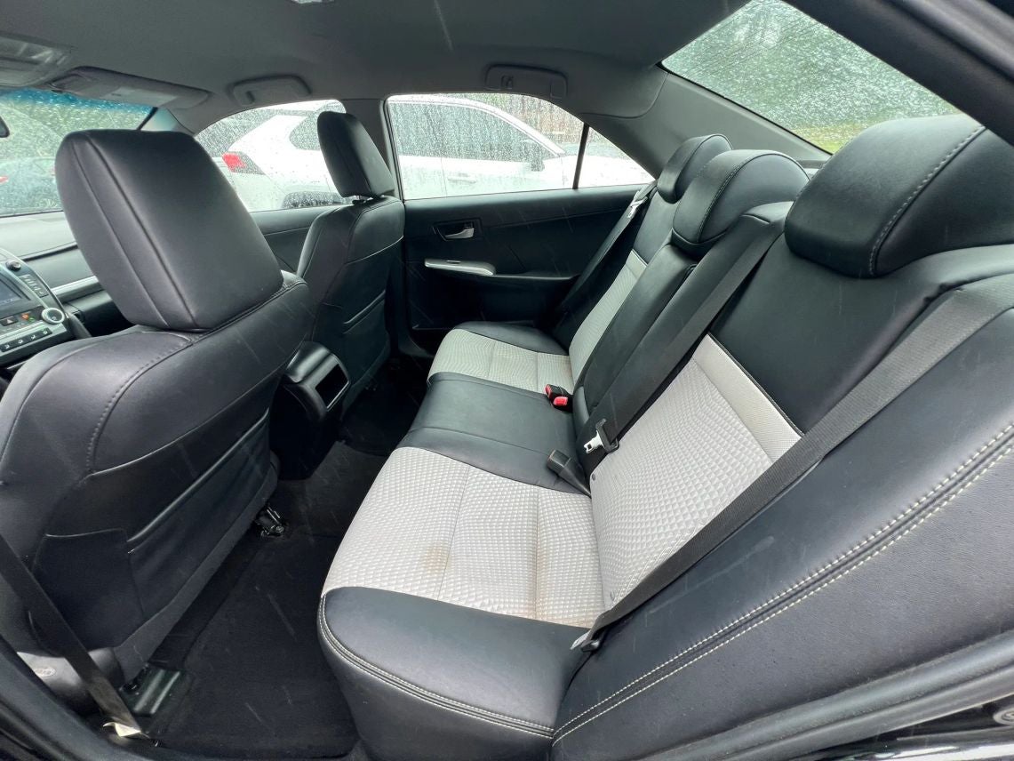 2014 Toyota Camry SE Sedan 4D