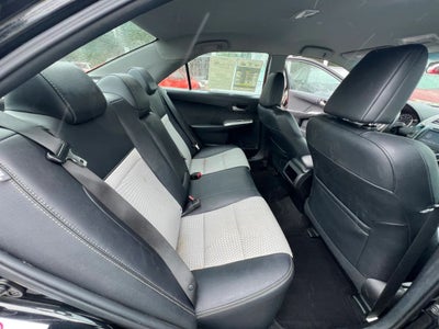 2014 Toyota Camry SE Sedan 4D