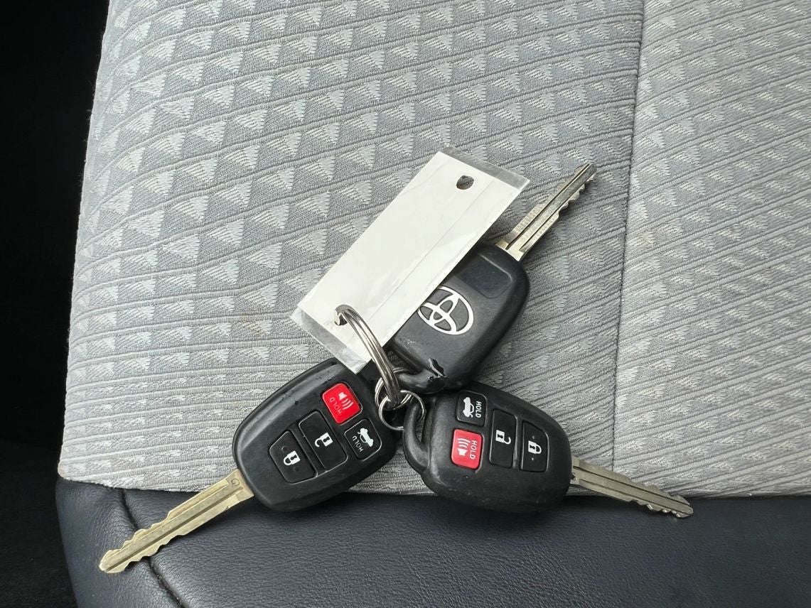 2014 Toyota Camry SE Sedan 4D