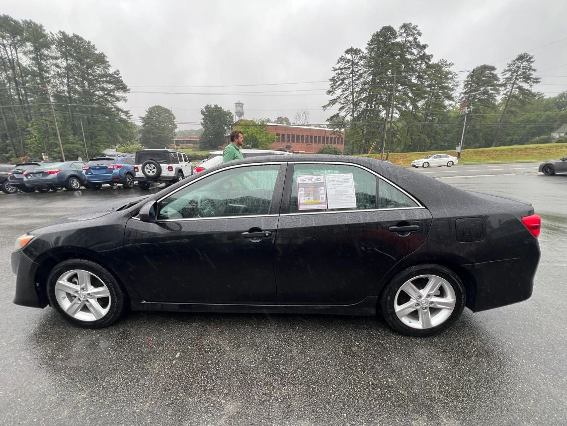 2014 Toyota Camry SE Sedan 4D