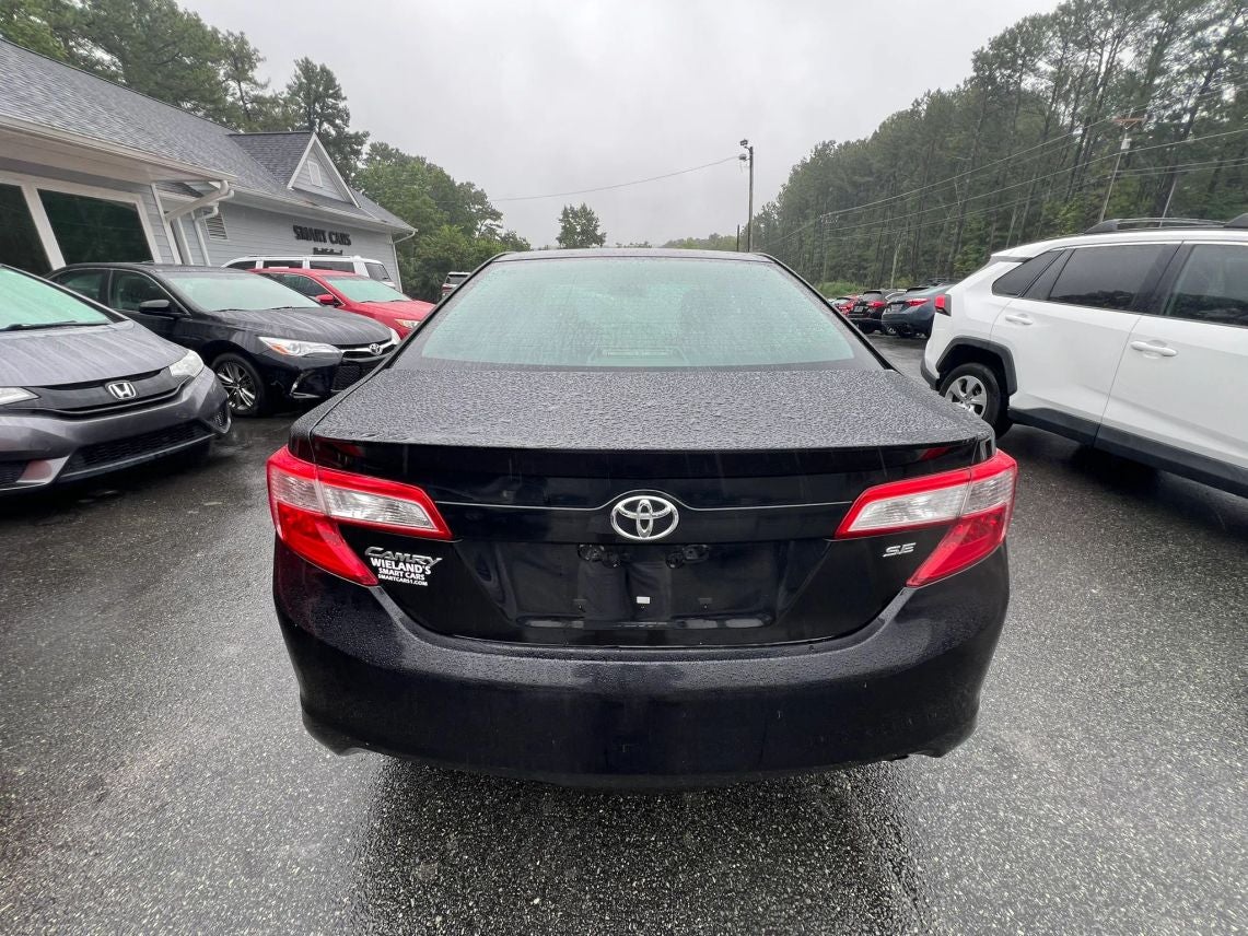 2014 Toyota Camry SE Sedan 4D