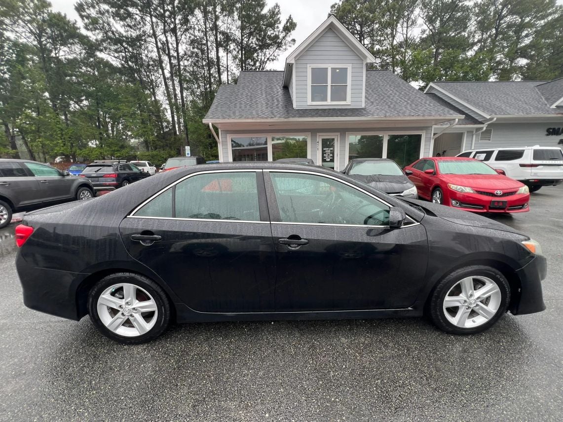 2014 Toyota Camry SE Sedan 4D