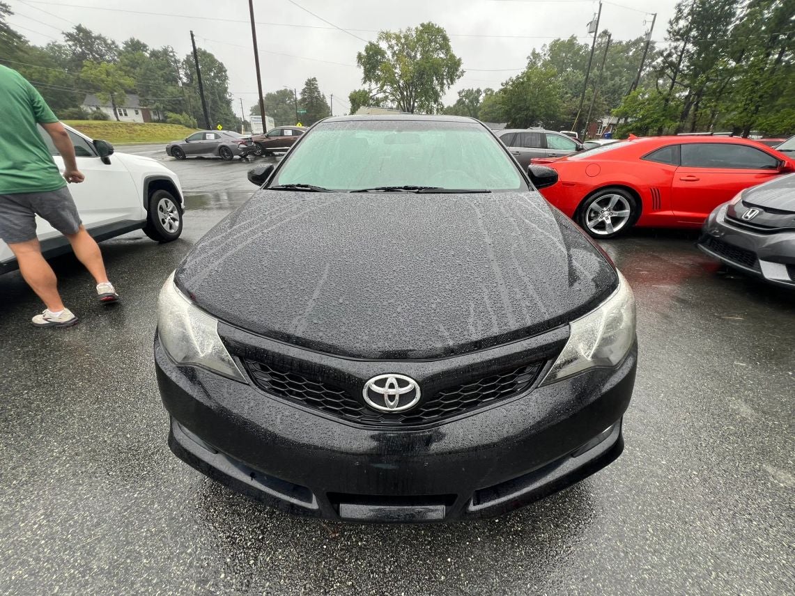 2014 Toyota Camry SE Sedan 4D