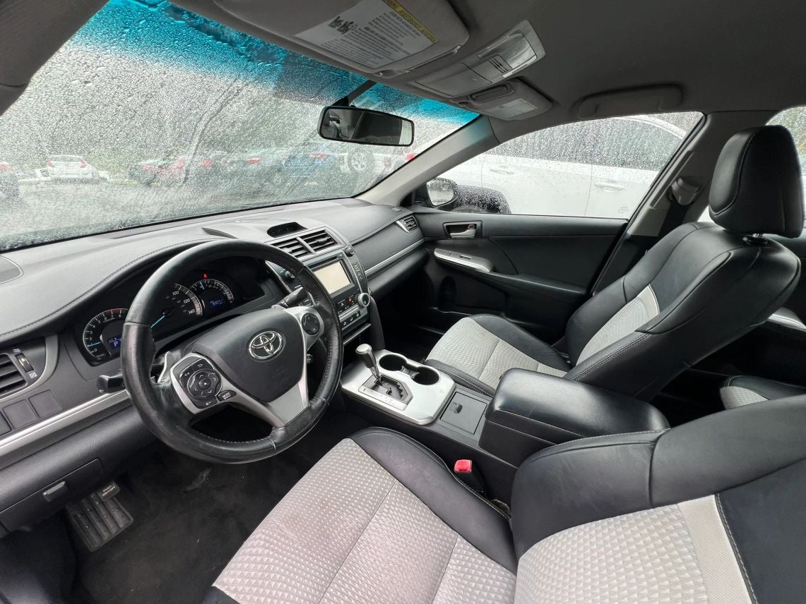 2014 Toyota Camry SE Sedan 4D