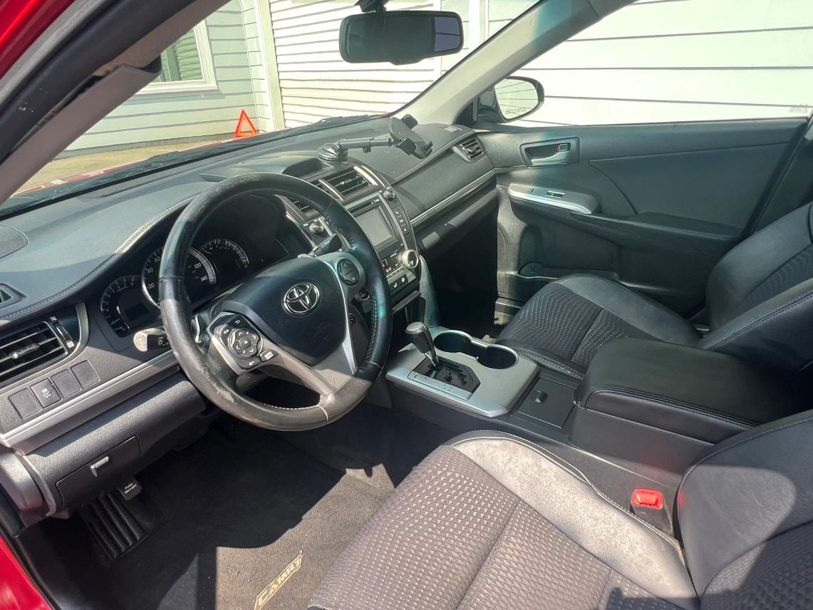 2013 Toyota Camry SE Sedan 4D