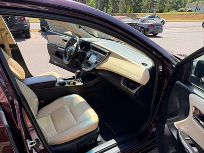 2017 Toyota Avalon XLE Sedan 4D