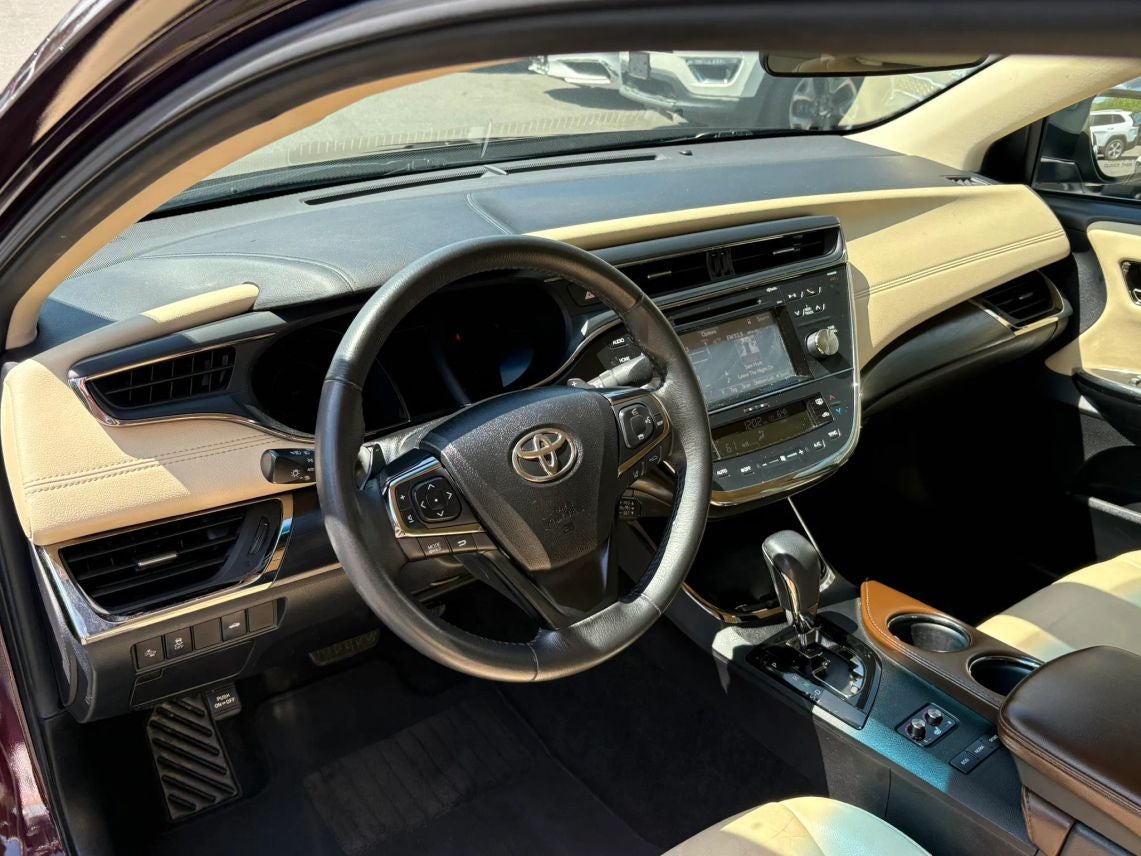 2017 Toyota Avalon XLE Sedan 4D