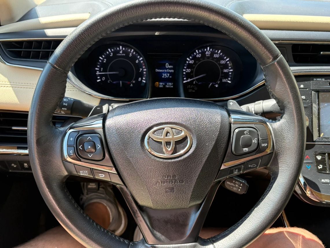 2017 Toyota Avalon XLE Sedan 4D