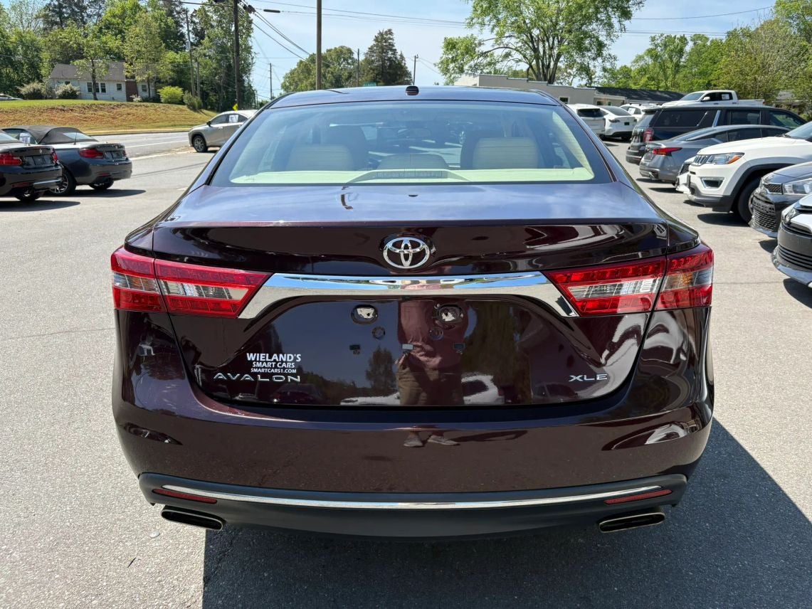 2017 Toyota Avalon XLE Sedan 4D
