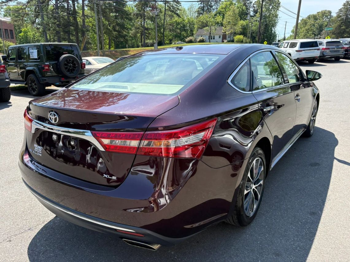 2017 Toyota Avalon XLE Sedan 4D