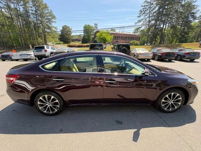 2017 Toyota Avalon XLE Sedan 4D