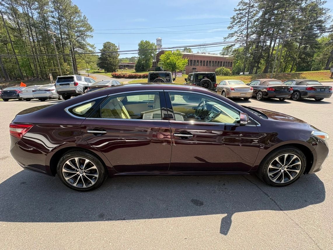 2017 Toyota Avalon XLE Sedan 4D