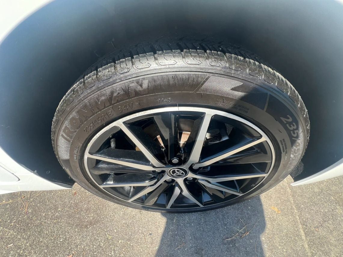 2023 Toyota Camry SE Sedan 4D