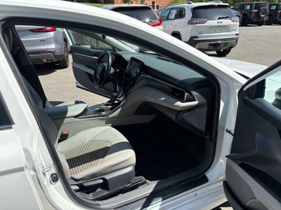 2022 Toyota Camry SE Sedan 4D