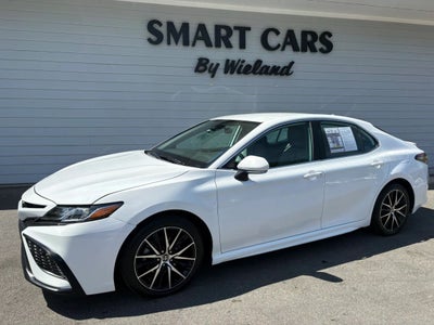 2022 Toyota Camry SE Sedan 4D