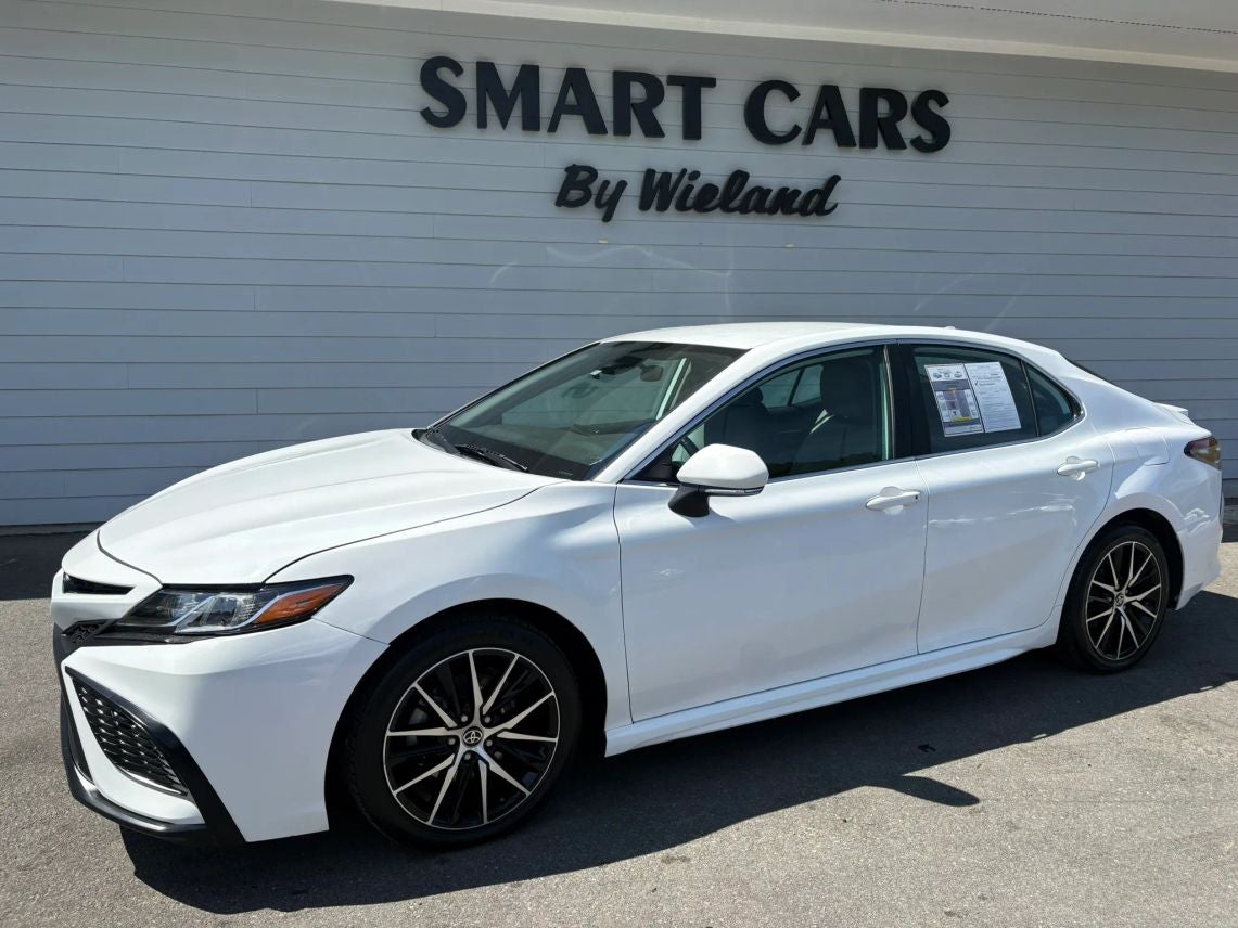 2022 Toyota Camry SE Sedan 4D