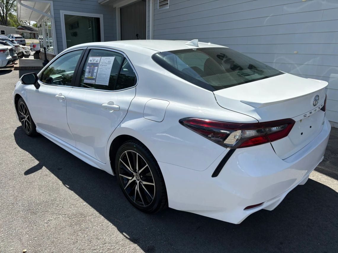 2022 Toyota Camry SE Sedan 4D