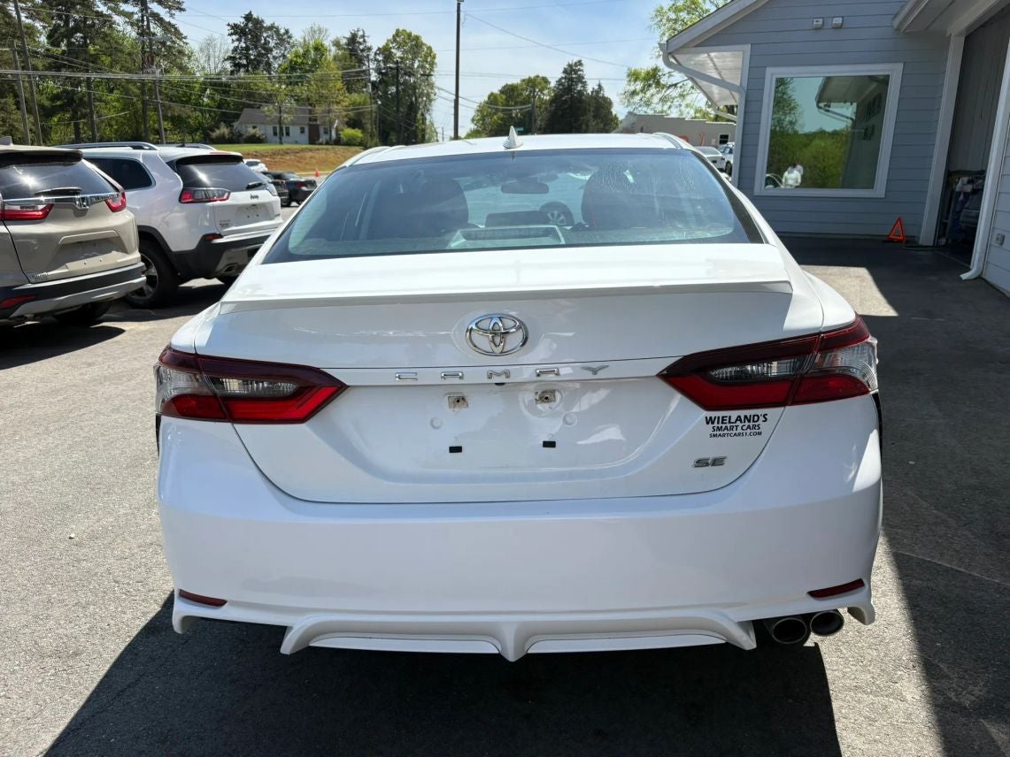 2022 Toyota Camry SE Sedan 4D