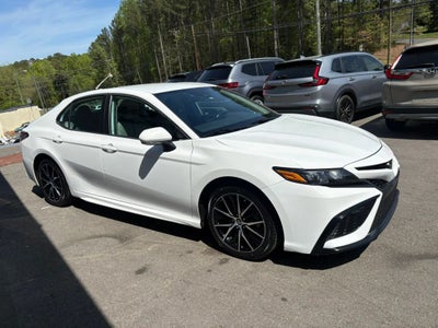 2022 Toyota Camry SE Sedan 4D