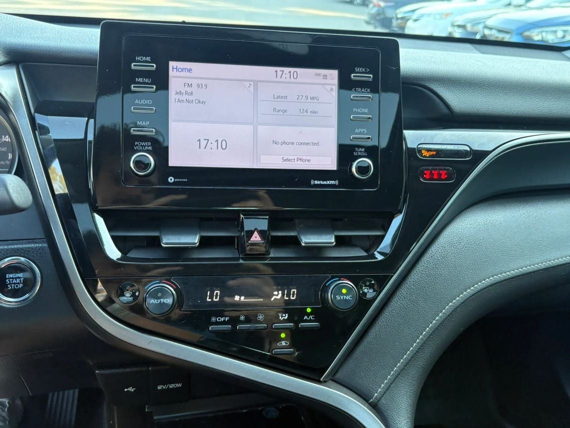 2024 Toyota Camry SE Sedan 4D